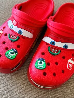 Red manCharacter Clog Shoes m8/w10